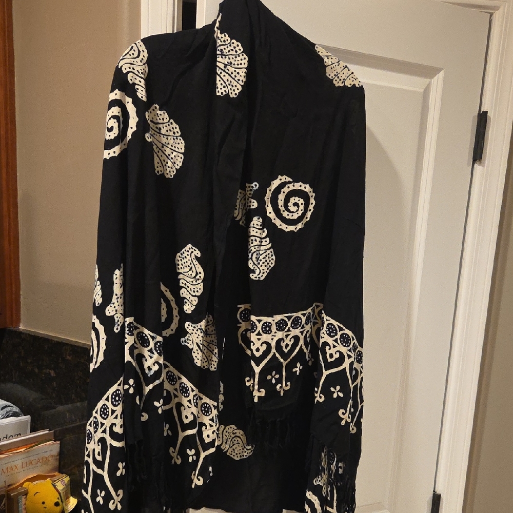 Black and Cream Patterned Shawl